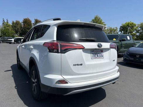 Used 2016 Toyota RAV4 XLE FWD image 4