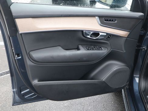 Certified 2025 Volvo XC90 B6 Plus image 15