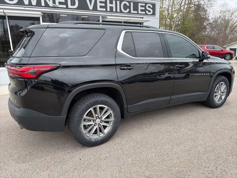Certified 2023 Chevrolet Traverse LT FWD image 3