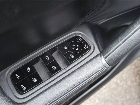 Used 2021 Porsche Cayenne S image 12
