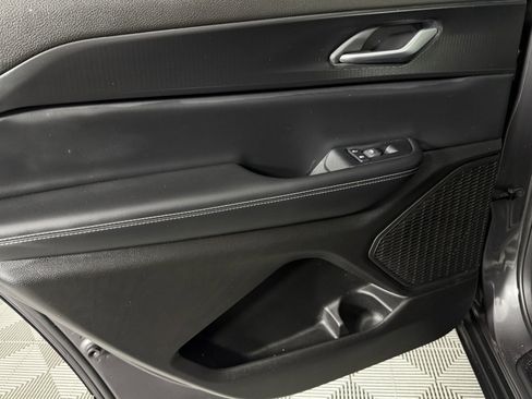 Certified 2024 Jeep Grand Cherokee L Altitude image 27