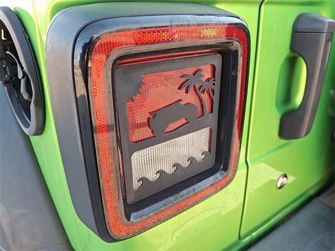 Used 2018 Jeep Wrangler Unlimited Sport S image 29