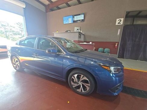 Used 2022 Subaru Legacy Premium AWD/4WD image 3