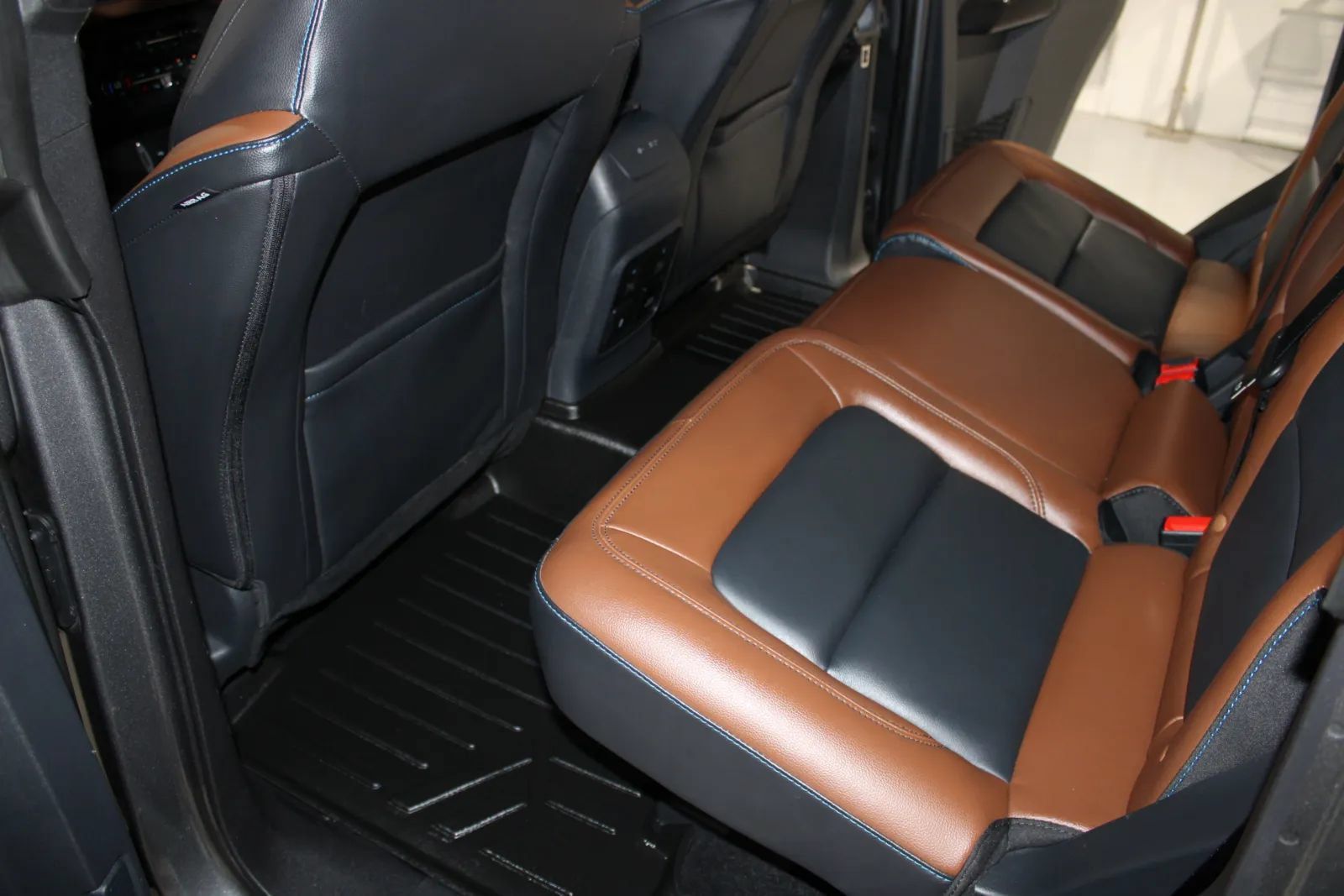 Used 2024 Ford Bronco Outer Banks AWD/4WD image 11