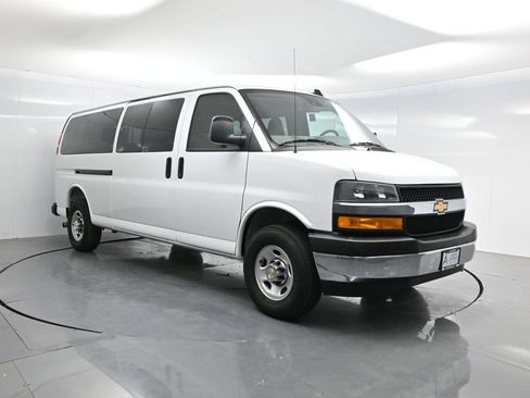 Used 2025 Chevrolet Express 3500 LT w/ LT Preferred Equipment Group RWD image 31
