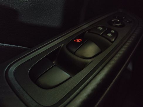 Used 2025 Nissan Versa S w/ Trunk Package FWD image 27
