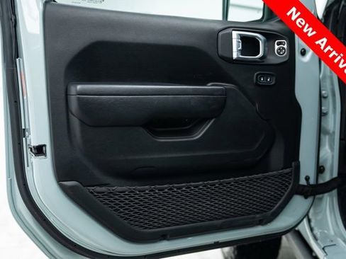 Used 2024 Jeep Wrangler Unlimited image 23