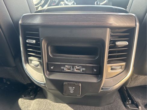 Used 2025 RAM 1500 Laramie AWD/4WD image 11