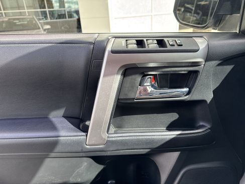 Used 2021 Toyota 4Runner SR5 AWD/4WD image 23
