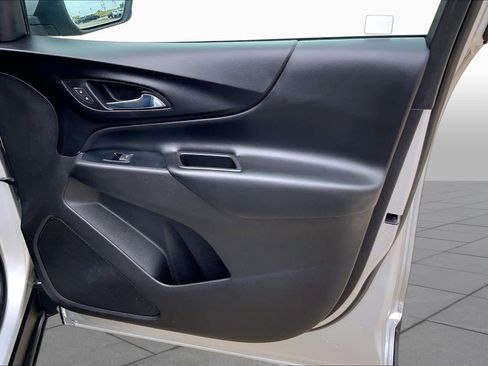 Used 2018 Chevrolet Equinox LT w/ LPO, Protection Package AWD/4WD image 23