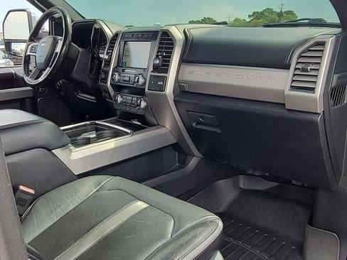 Used 2019 Ford F250 Platinum w/ Platinum Ultimate Package AWD/4WD image 30