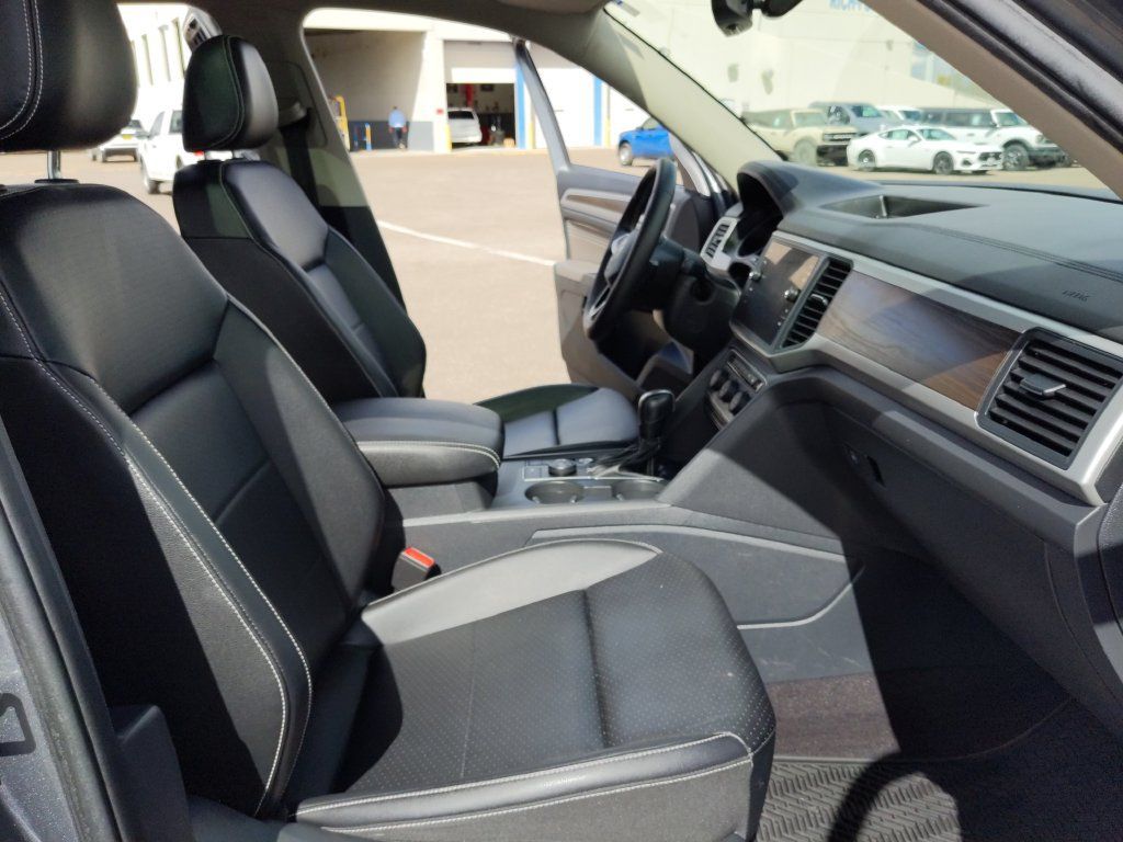 Used 2021 Volkswagen Atlas SE w/ Panoramic Sunroof Package AWD/4WD image 22