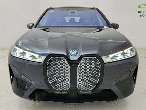 Used 2024 BMW iX xDrive50 w/ Sport Package AWD/4WD image 13