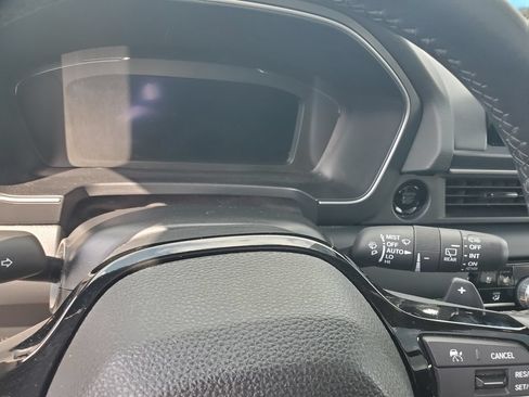 Used 2025 Honda Pilot Elite image 11