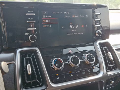 Certified 2023 Kia Sorento LX AWD/4WD image 17