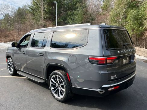 Used 2023 Jeep Wagoneer L Series II w/ Premium Group I image 3