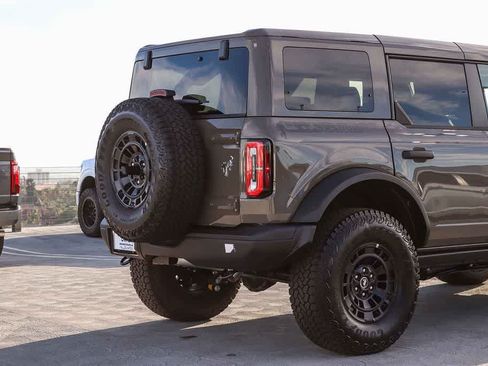 New 2026 Ford Bronco Badlands w/ Sasquatch Package AWD/4WD image 9