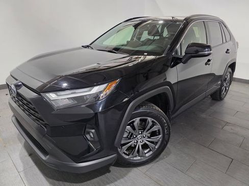 Used 2023 Toyota RAV4 XLE Premium image 1