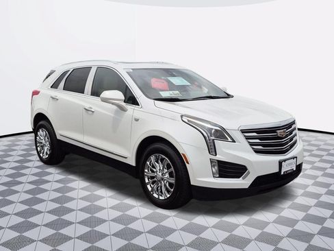 Certified 2019 Cadillac XT5 Luxury AWD/4WD image 2