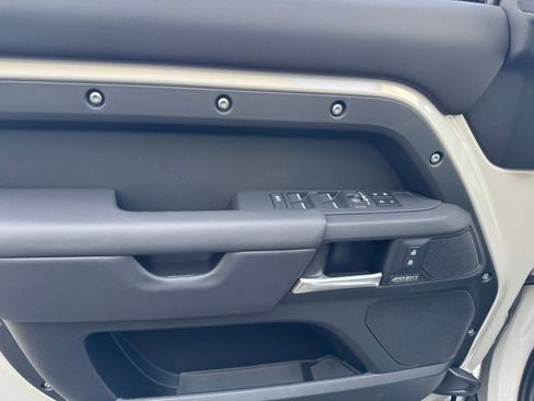 New 2026 Land Rover Defender 110 X-Dynamic SE image 16