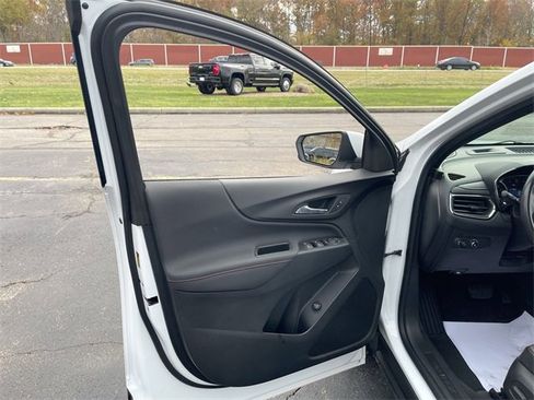 Certified 2022 Chevrolet Equinox RS image 22