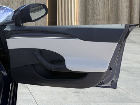 Used 2021 Tesla Model S Plaid image 37