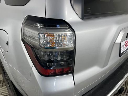 Used 2022 Toyota 4Runner SR5 AWD/4WD image 19