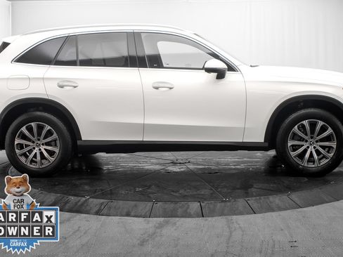 Used 2025 Mercedes-Benz GLC 300 4MATIC image 2