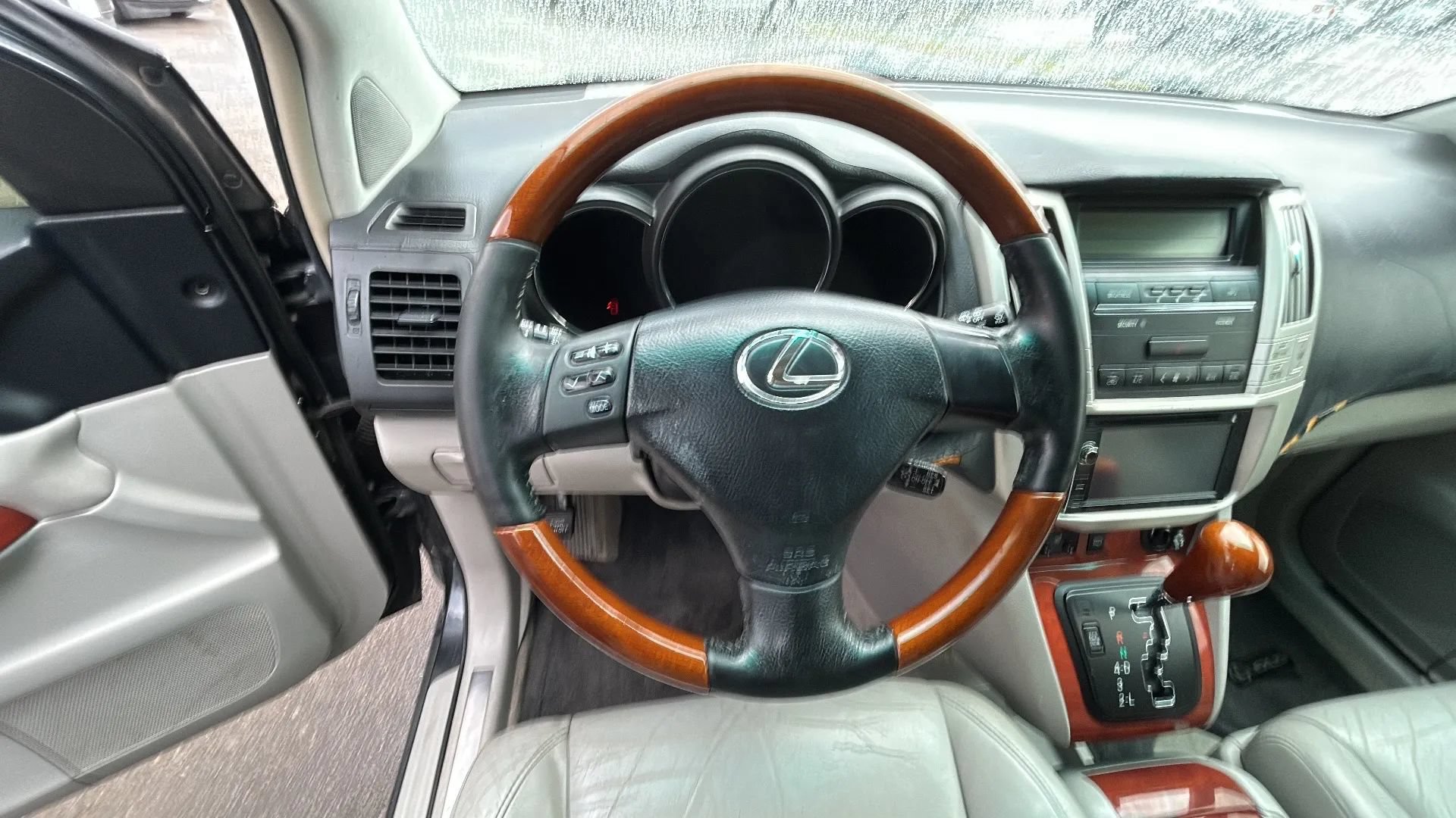 Used 2004 Lexus RX 330 AWD image 2