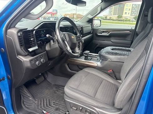 Used 2022 Chevrolet Silverado 1500 LT AWD/4WD image 14