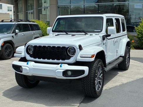 Used 2024 Jeep Wrangler High Altitude AWD/4WD image 10