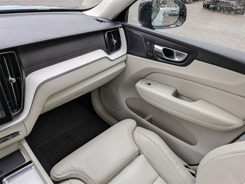 New 2026 Volvo XC60 T8 Ultra w/ Protection Package Premier image 18