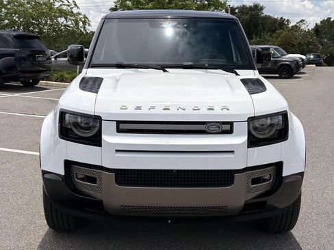 Used 2024 Land Rover Defender 90 X-Dynamic SE AWD/4WD image 8