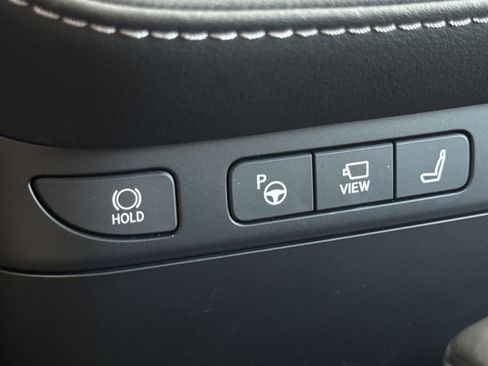Used 2023 Lexus LS 500h AWD w/ Luxury Package image 47