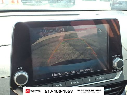 Used 2024 Nissan Altima 2.5 SV FWD image 24