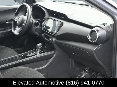 Used 2021 Nissan Kicks SV w/ Interior Electronics Package FWD image 6