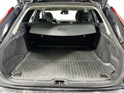 Used 2022 Volvo V90 B6 Cross Country w/ Advanced Package AWD/4WD image 16