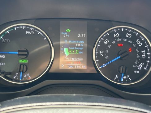 Certified 2021 Toyota RAV4 LE AWD/4WD image 23