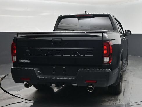 Used 2025 Honda Ridgeline Black Edition image 11