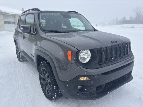 Used 2016 Jeep Renegade Latitude image 1