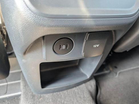 Used 2025 Ford Explorer Active RWD image 21