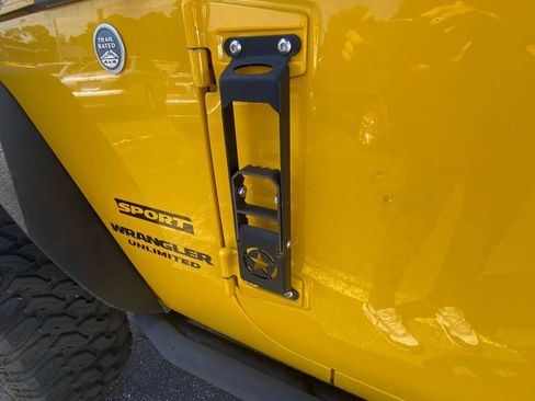 Used 2011 Jeep Wrangler Unlimited Sport image 39