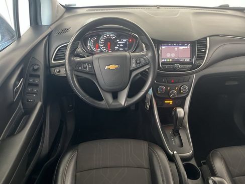 Used 2021 Chevrolet Trax LT AWD/4WD image 30