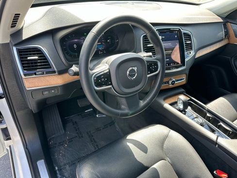 Certified 2023 Volvo XC90 T8 Plus image 9