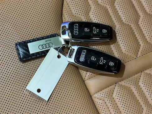 Used 2025 Audi RS Q8 performance image 35