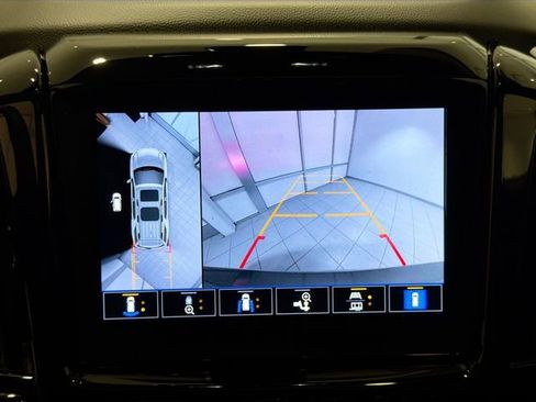 Used 2023 Chevrolet Traverse High Country image 13