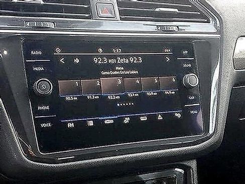 Used 2022 Volkswagen Tiguan SE image 25