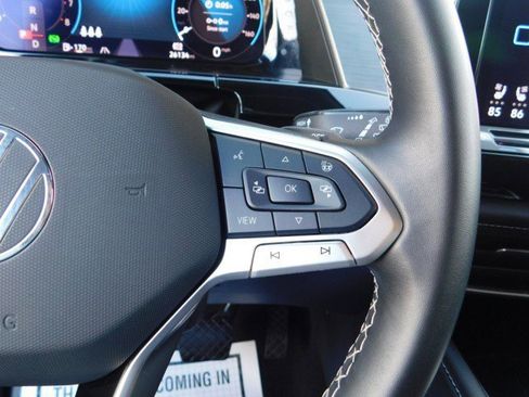 Used 2025 Volkswagen Atlas Cross Sport SE image 28