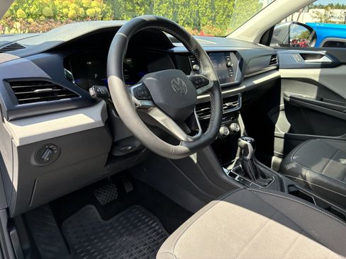 Used 2023 Volkswagen Taos SE FWD image 22