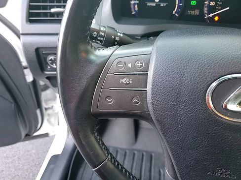 Used 2011 Lexus HS 250h Premium image 16